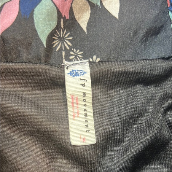 Free People Movement Floral Black‎ Women's Shorts - Picture 6 of 8